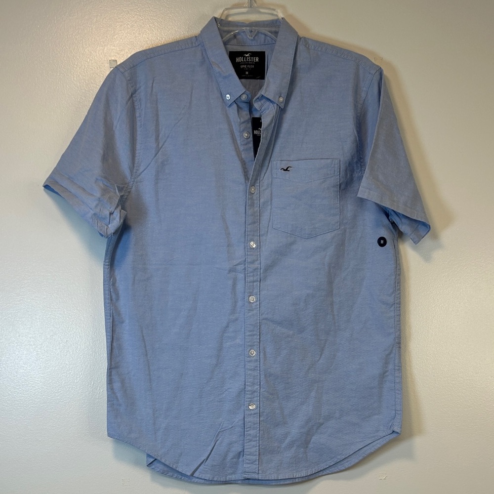Hollister Light Blue Short Sleeve Epic Flex Stretch Shirt Men’s‎ Size Medium